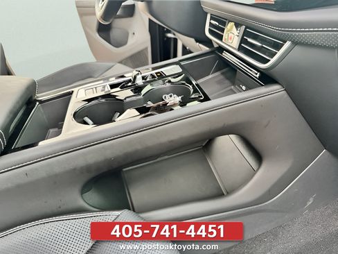 Used 2024 Volkswagen Atlas SE w/ Panoramic Sunroof Package FWD image 32