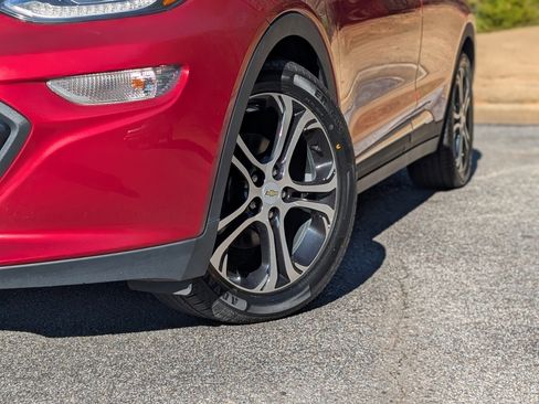 Used 2017 Chevrolet Bolt Premier w/ Driver Confidence II Package image 32