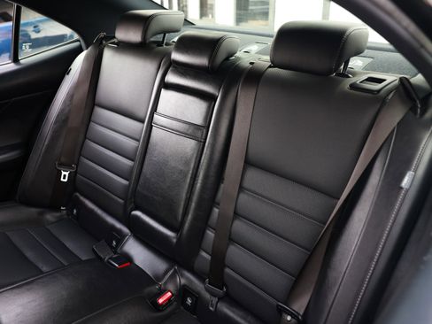 Used 2016 Lexus IS 350 RWD image 12