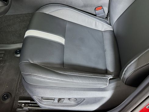 Used 2026 Toyota Camry Hybrid FWD image 20