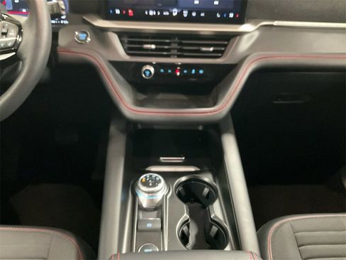 Used 2025 Ford Explorer ST-Line image 11