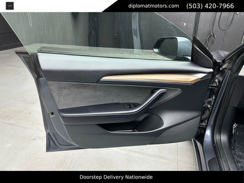 Used 2023 Tesla Model 3 Performance image 24