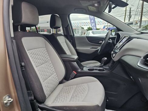 Used 2019 Chevrolet Equinox LS w/ LS Convenience Package FWD image 19
