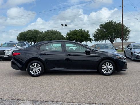 Used 2025 Toyota Camry LE image 4