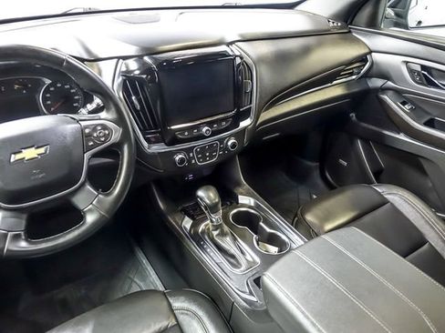 Used 2023 Chevrolet Traverse LT w/ LT Premium Package AWD/4WD image 18
