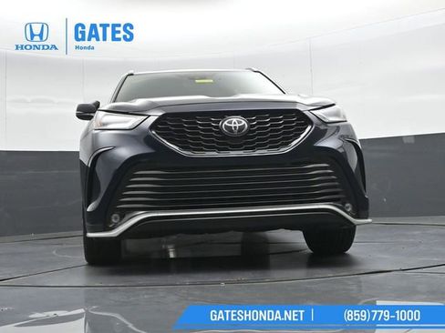 Used 2021 Toyota Highlander XSE FWD image 45