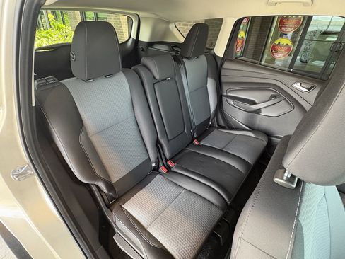 Used 2018 Ford Escape SE w/ SE Sync 3 Package FWD image 29