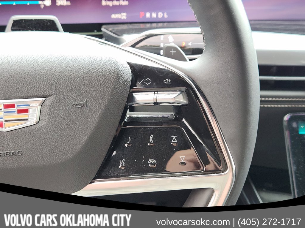 Used 2025 Cadillac Escalade ESV Sport AWD/4WD image 22