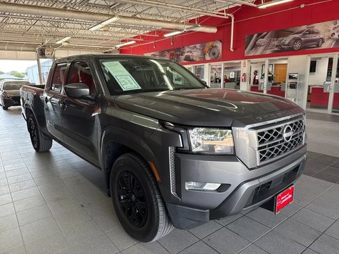 Used 2024 Nissan Frontier SV w/ Technology Package RWD image 13