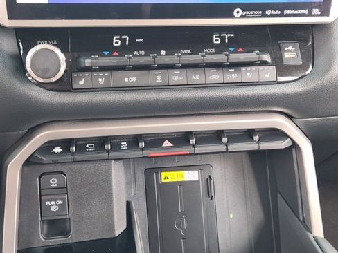 Used 2024 Toyota Tundra Limited image 14