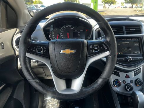 Used 2018 Chevrolet Sonic LT w/ Convenience Package FWD image 18