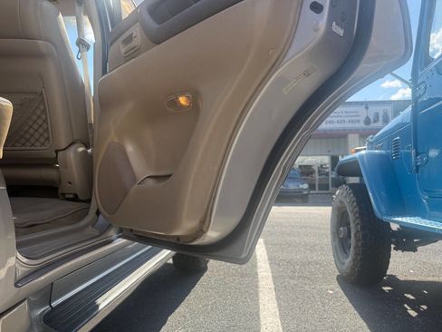 Used 2001 Toyota Land Cruiser AWD/4WD image 49