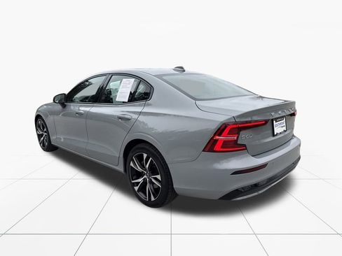 Used 2025 Volvo S60 B5 Core image 6