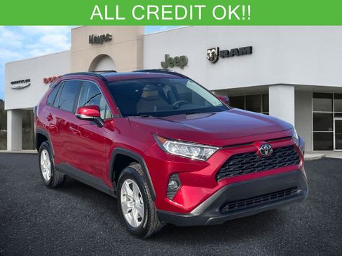 Used 2020 Toyota RAV4 XLE w/ Convenience Package image 1