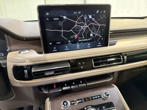 Used 2021 Lincoln Aviator Reserve w/ Equipment Group 201A image 19