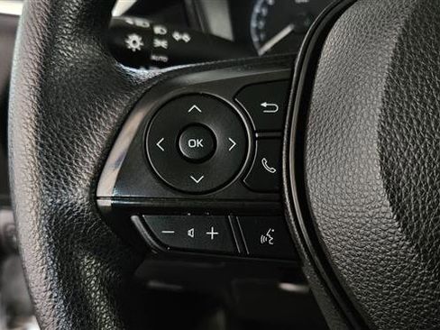 Used 2022 Toyota Corolla LE image 11