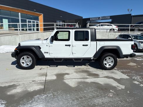 Used 2020 Jeep Gladiator Sport w/ Quick Order Package 24S image 2