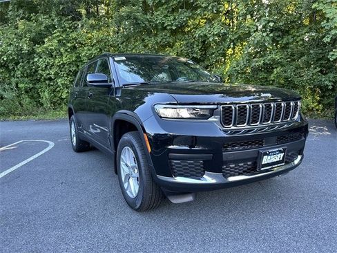 New 2025 Jeep Grand Cherokee L Laredo w/ Luxury Tech Group I AWD/4WD image 2