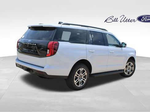 New 2026 Ford Expedition Active AWD/4WD image 3