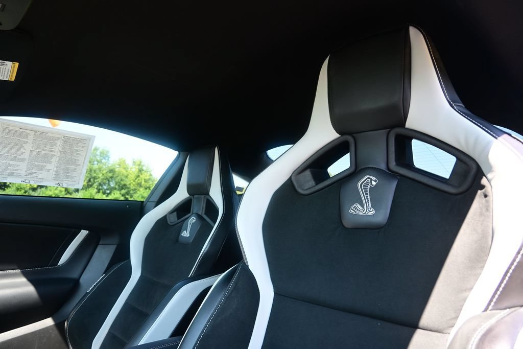 Used 2022 Ford Mustang Shelby GT500 w/ Technology Package RWD image 35