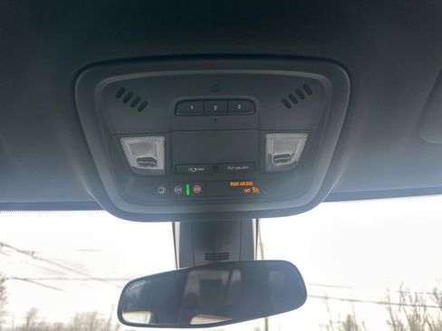 Used 2022 Chevrolet Traverse LT w/ Midnight/Sport Edition image 25