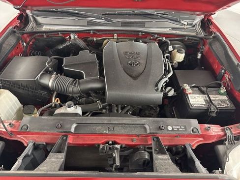 Used 2019 Toyota Tacoma SR5 image 28