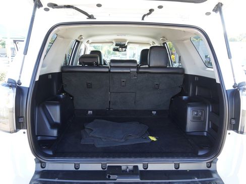 Certified 2022 Toyota 4Runner TRD Off-Road Premium image 16