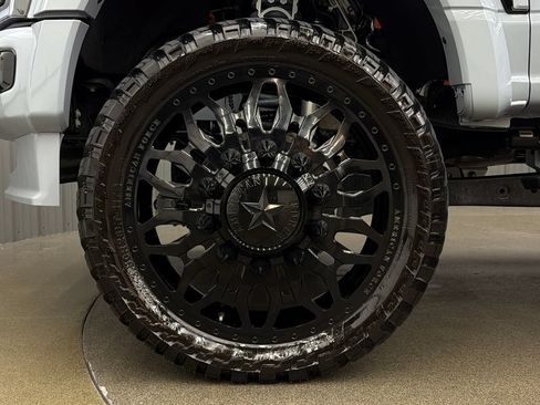 Used 2026 Ford F450 Platinum w/ FX4 Off-Road Package AWD/4WD image 9