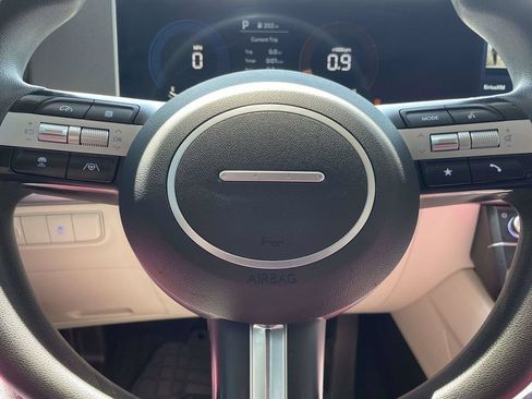 Certified 2025 Hyundai Tucson SE FWD image 24
