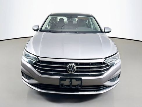 Used 2020 Volkswagen Jetta SE FWD image 2