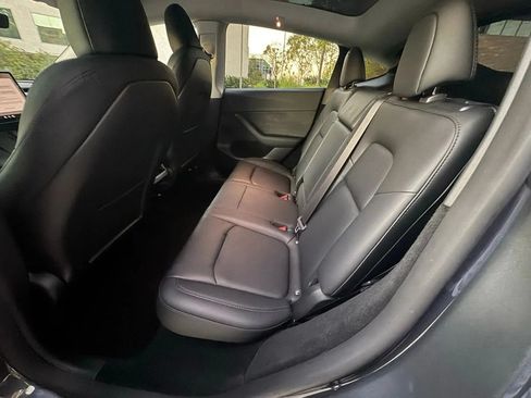 Used 2023 Tesla Model Y 2WD image 13