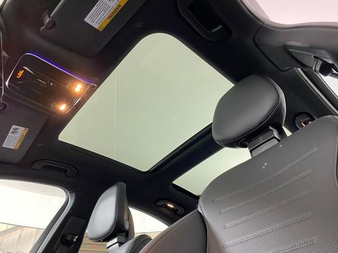 New 2025 Mercedes-Benz C 300 4MATIC Sedan image 14