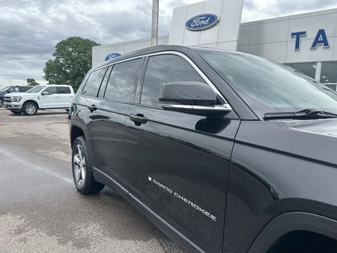 Used 2022 Jeep Grand Cherokee L Limited AWD/4WD image 6