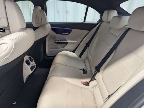 Used 2025 Mercedes-Benz C 300 Sedan image 9