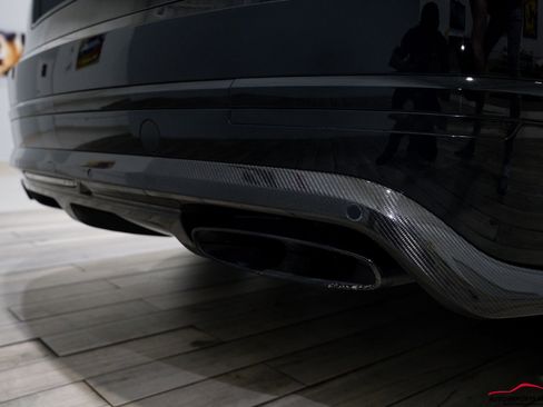 Used 2018 Bentley Bentayga image 22