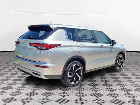 Used 2024 Mitsubishi Outlander SE FWD image 6