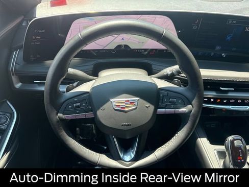 Used 2025 Cadillac XT4 Premium Luxury AWD/4WD image 17