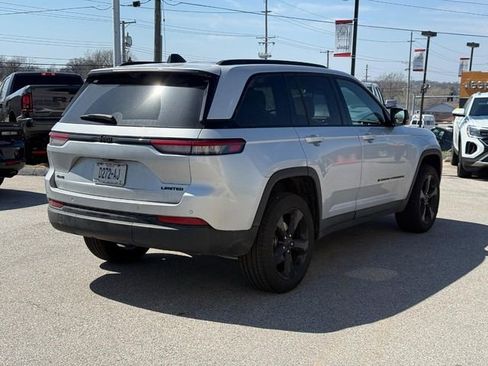 New 2025 Jeep Grand Cherokee Limited w/ Luxury Tech Group II image 4