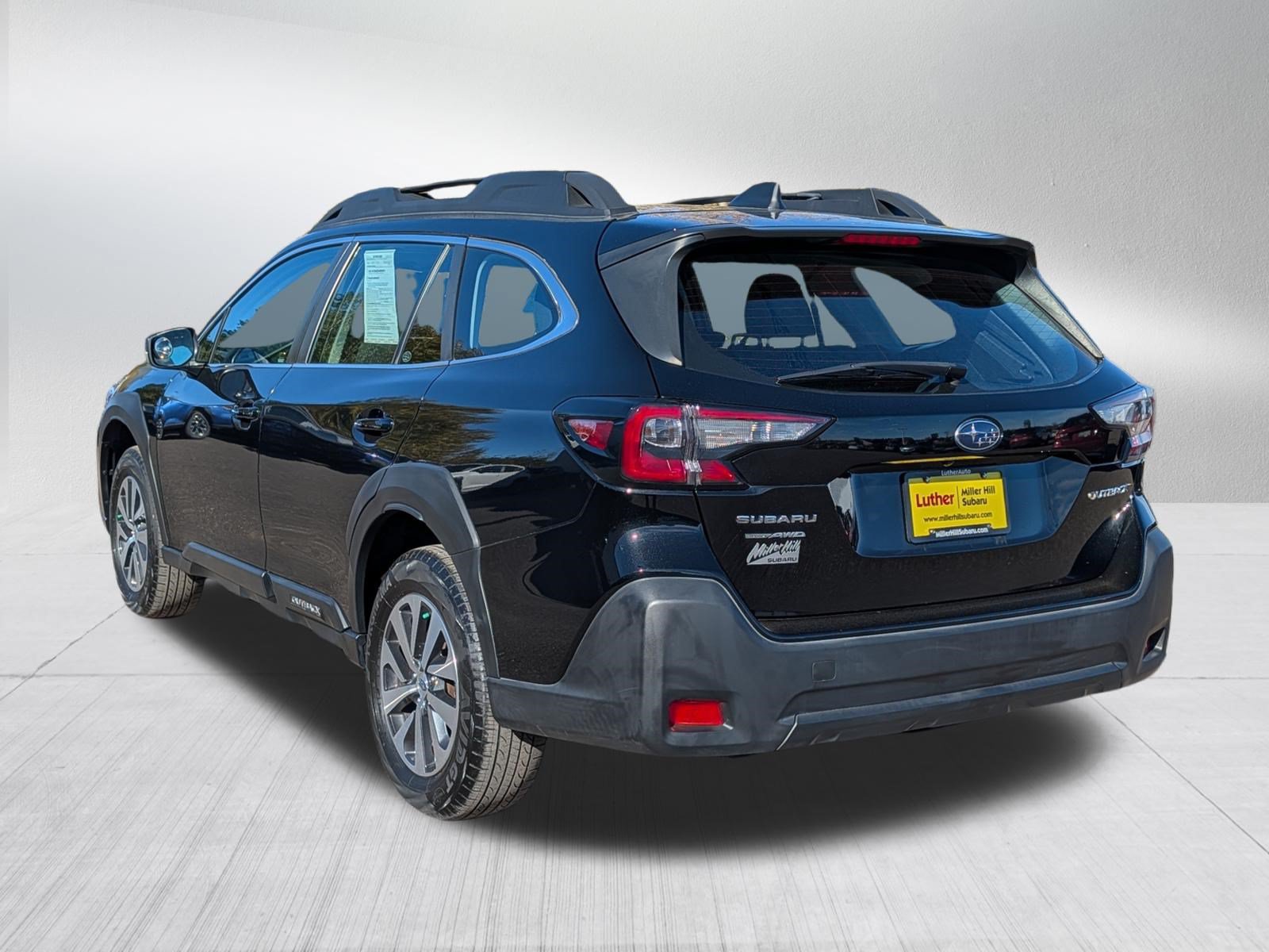 Used 2024 Subaru Outback AWD/4WD image 5