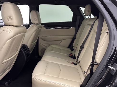 Used 2019 Cadillac XT5 FWD image 23
