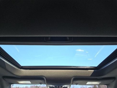 Used 2024 Chevrolet Silverado 3500 High Country w/ High Country Premium Package image 40