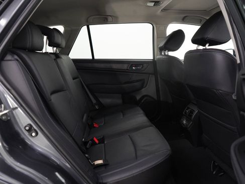Used 2018 Subaru Outback 2.5i Limited AWD/4WD image 12