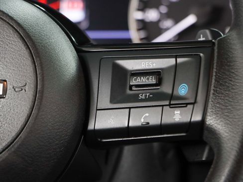 Used 2023 Nissan Rogue SV FWD image 14