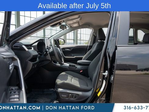 Used 2024 Toyota RAV4 XLE FWD image 6