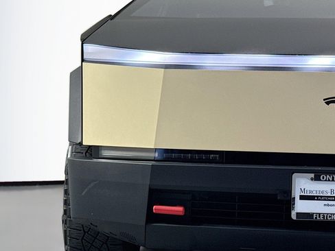 Used 2024 Tesla Cybertruck AWD Crew Cab image 14