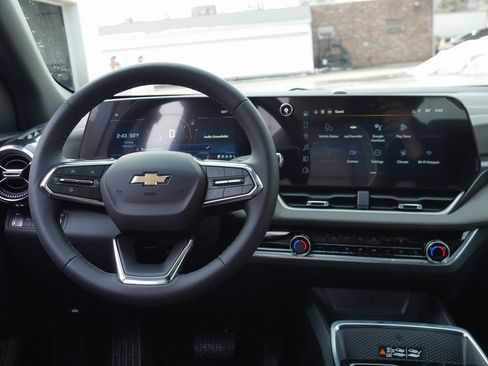 New 2026 Chevrolet Equinox LT image 8