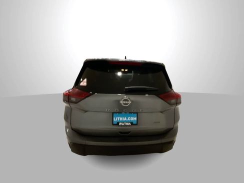Used 2024 Nissan Rogue S image 7