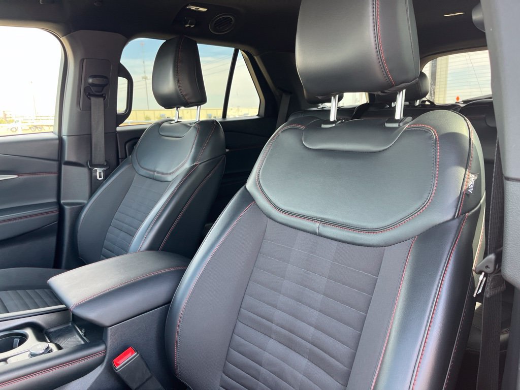 Used 2025 Ford Explorer ST-Line w/ ST-Line Street Pack AWD/4WD image 12