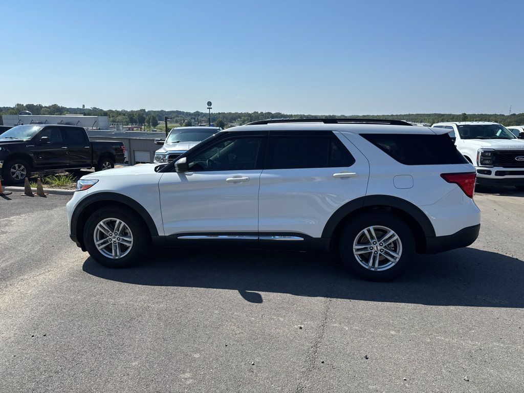 Certified 2024 Ford Explorer XLT RWD image 8
