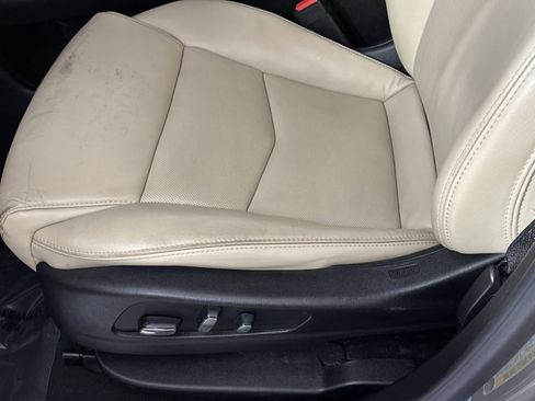 Used 2018 Cadillac XT5 Luxury w/ LPO, Wheel Lock Package image 16